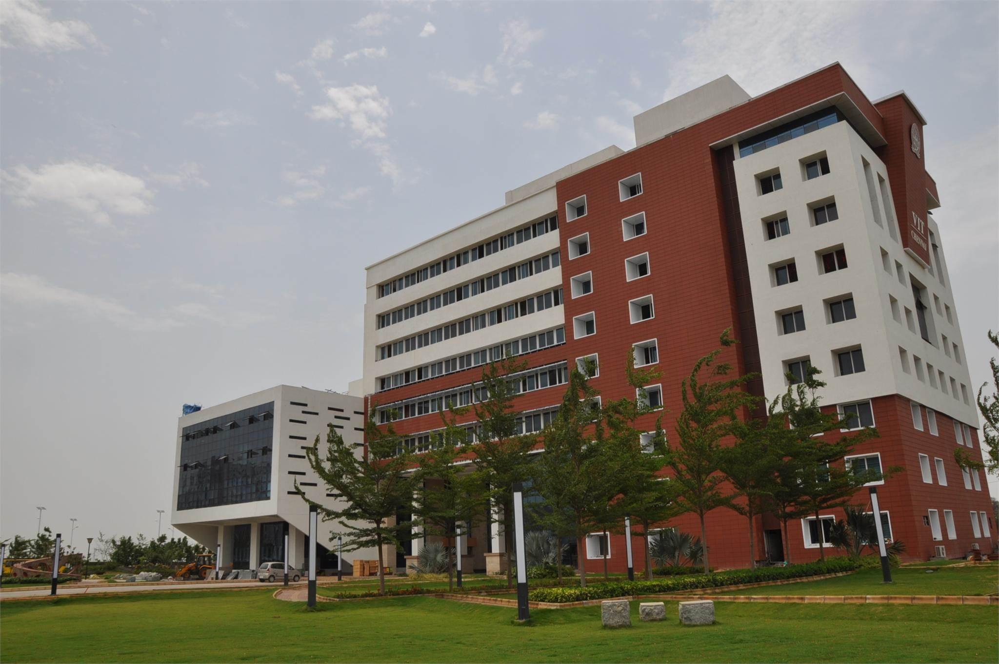 Vellore Institute of Technology (VIT Chennai, VIT Vellore, VIT AP, VIT-Bhopal) campus gallery image 3