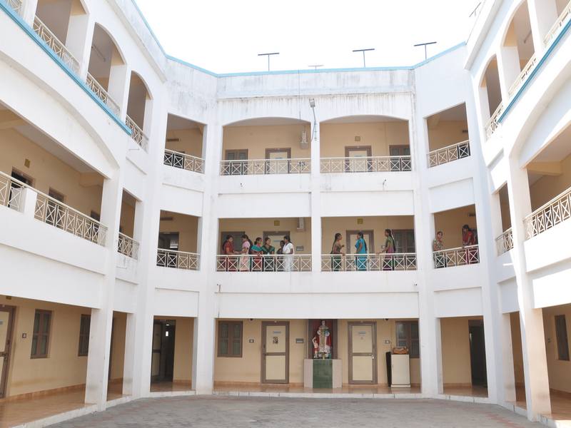 Idhaya Engineering College for Women campus gallery image 3