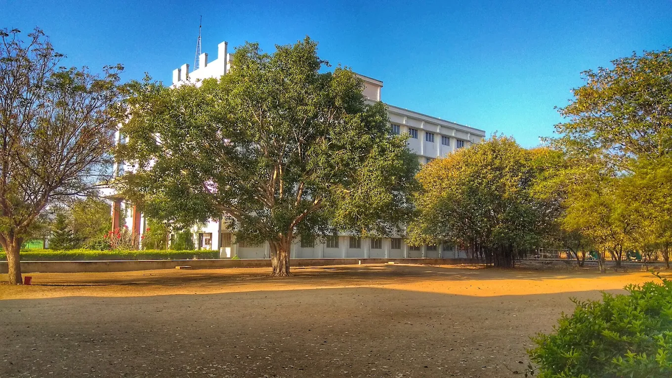 Kamaraj College of Engineering and Technology campus gallery image 4