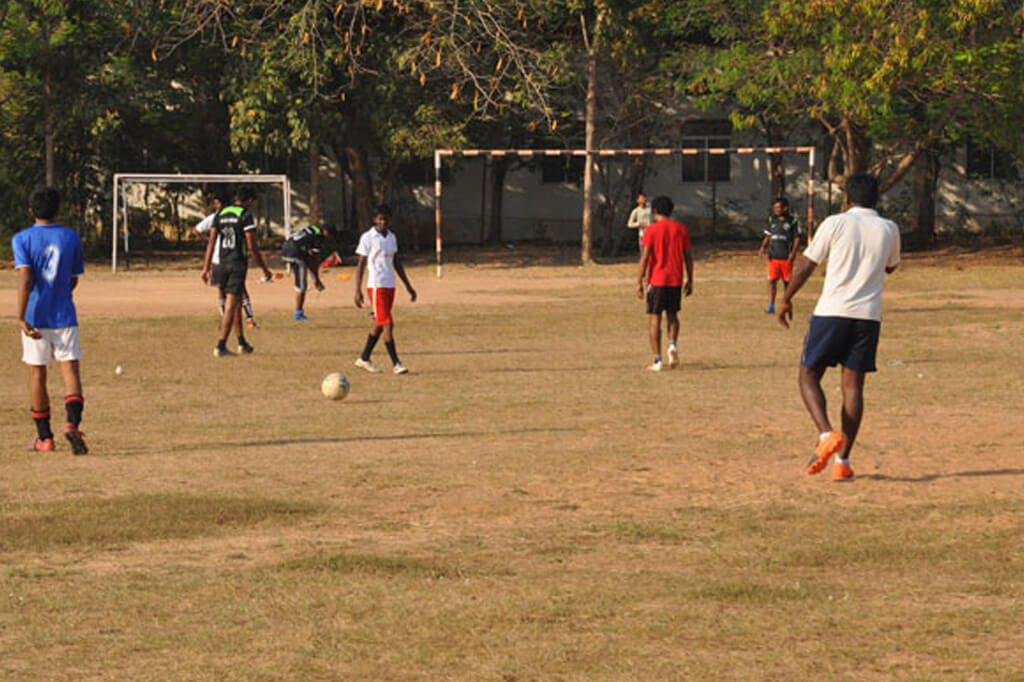 Varuvan Vadivelan Engineering College campus gallery image 2