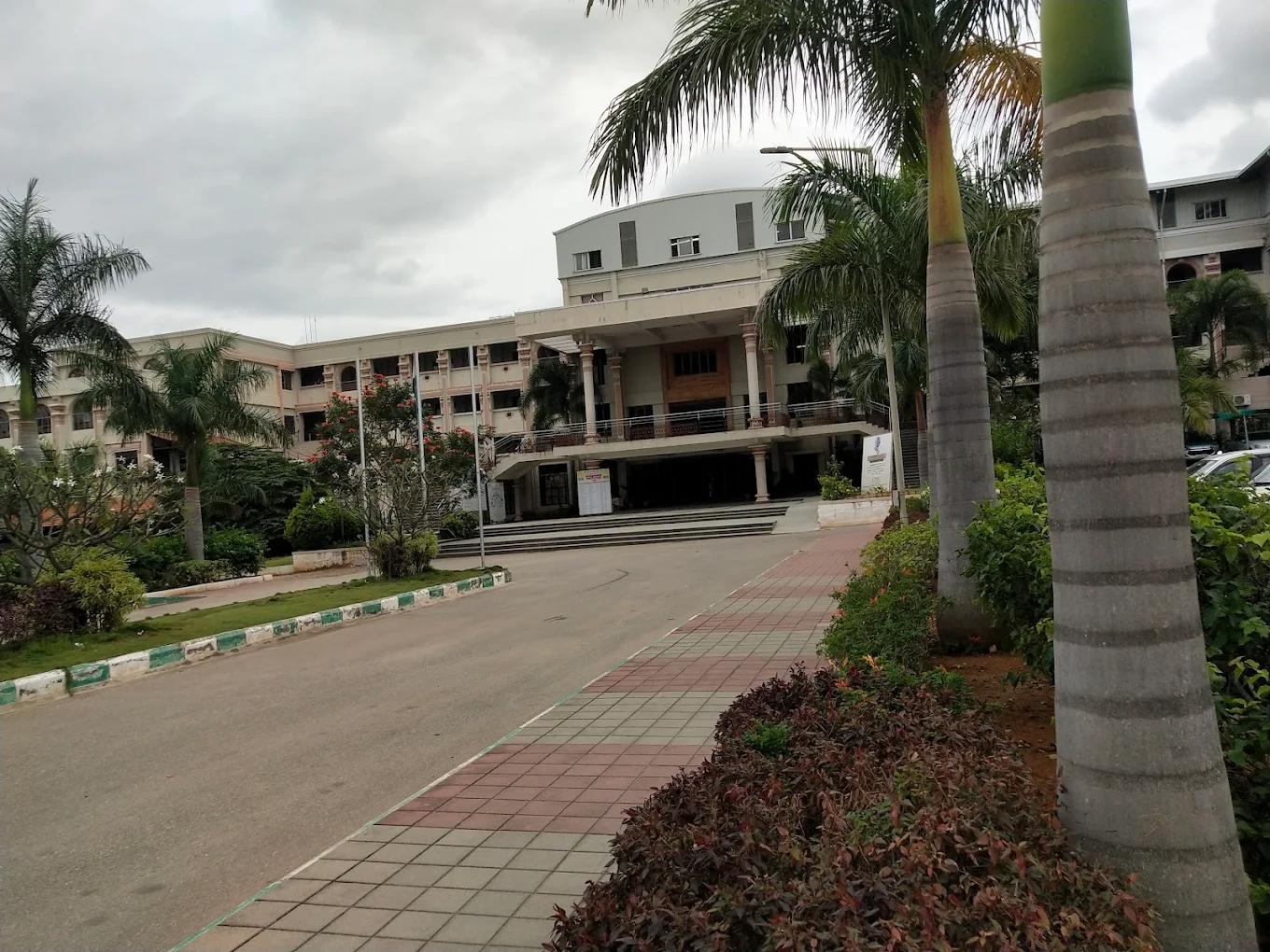 Er. Perumal Manimekalai College of Engineering campus gallery image 3