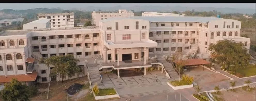 Er. Perumal Manimekalai College of Engineering campus gallery image 5