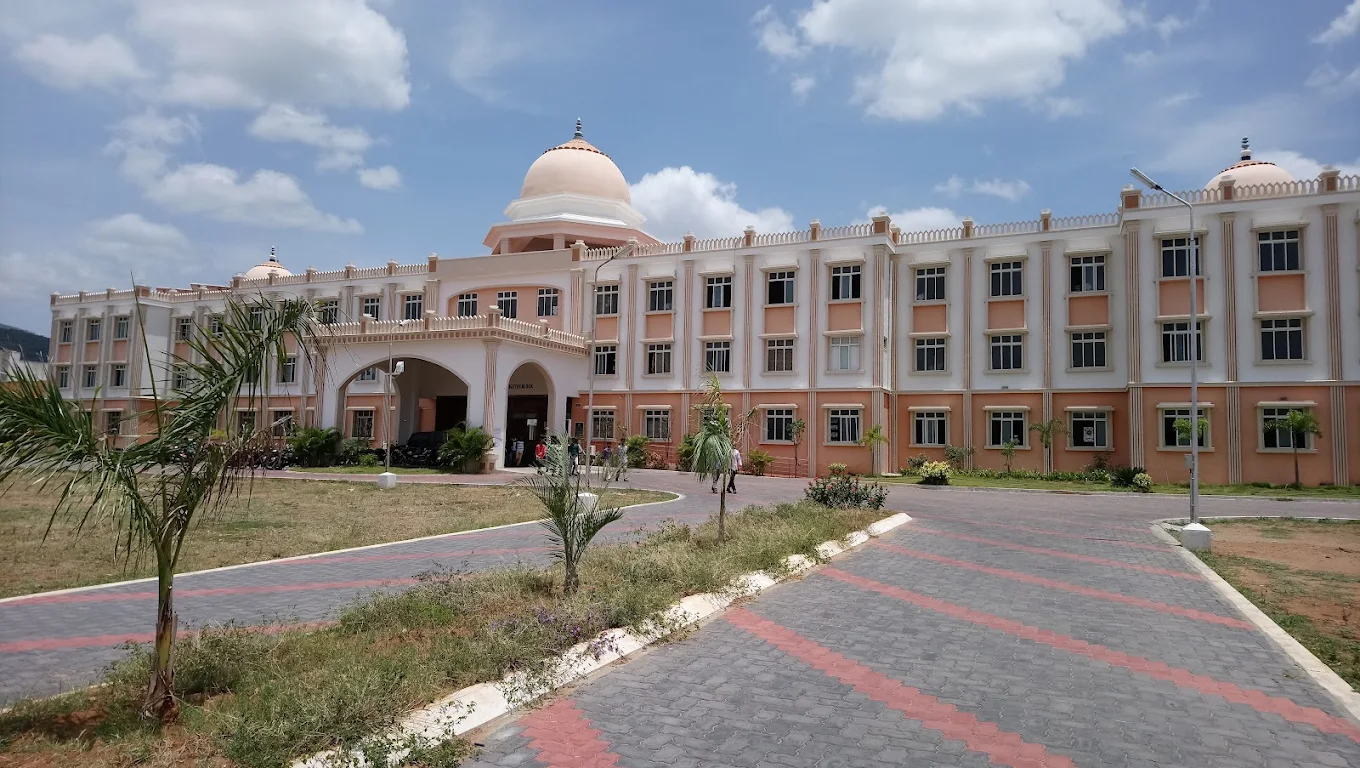 Government College of Engineering campus gallery image 2