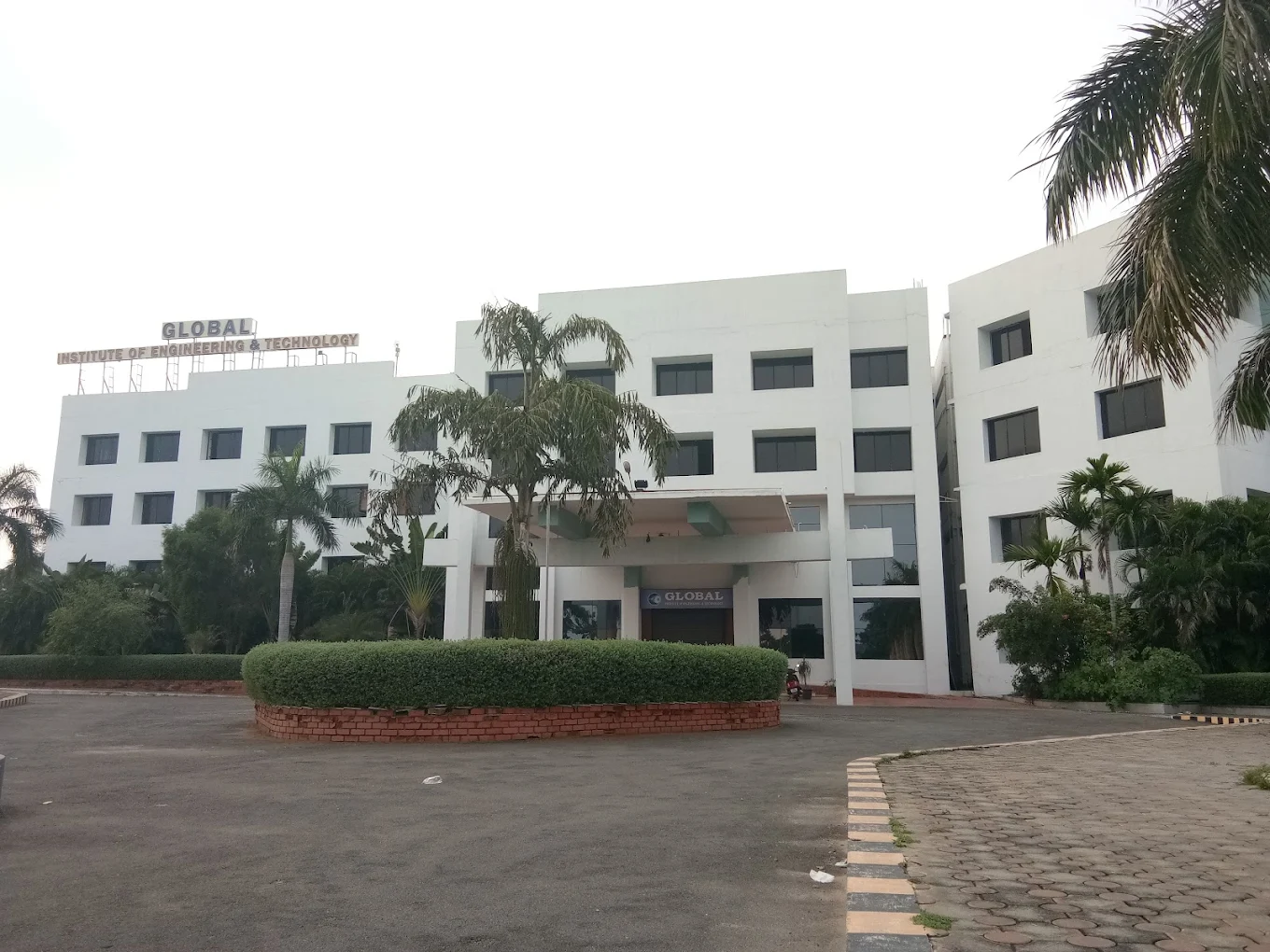 Global Institute of Engineering and Technology campus gallery image 4