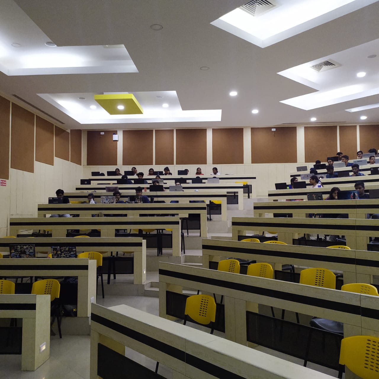 Salem College of Engineering and Technology campus gallery image 3