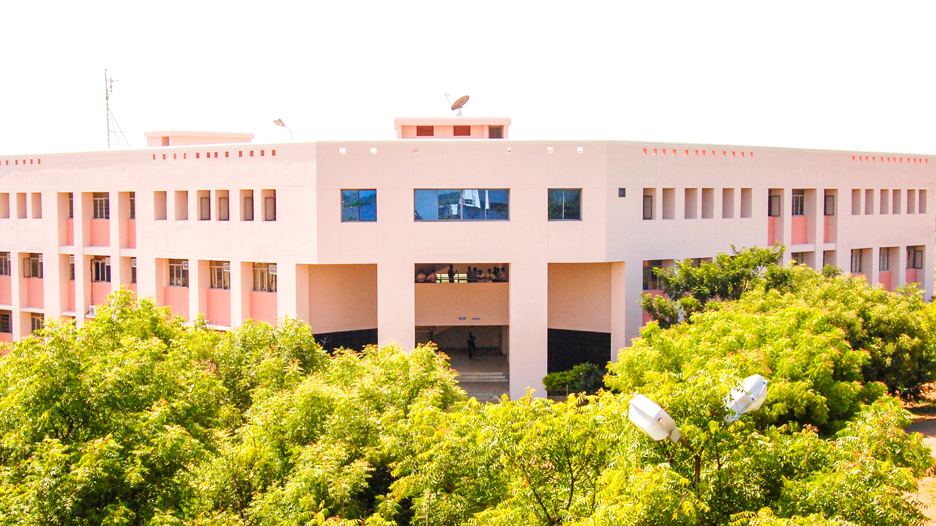 Pandian Saraswathi Yadav Engineering College campus gallery image 1