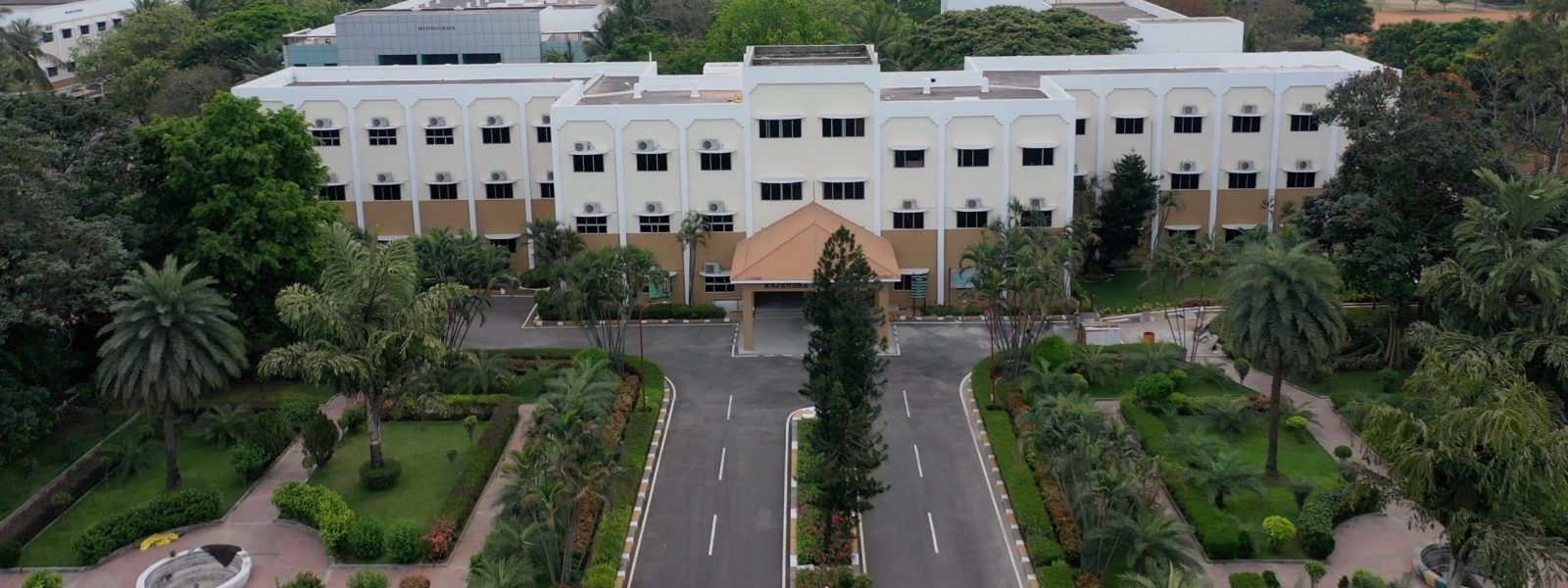 R.M.K. Engineering College campus gallery image 1