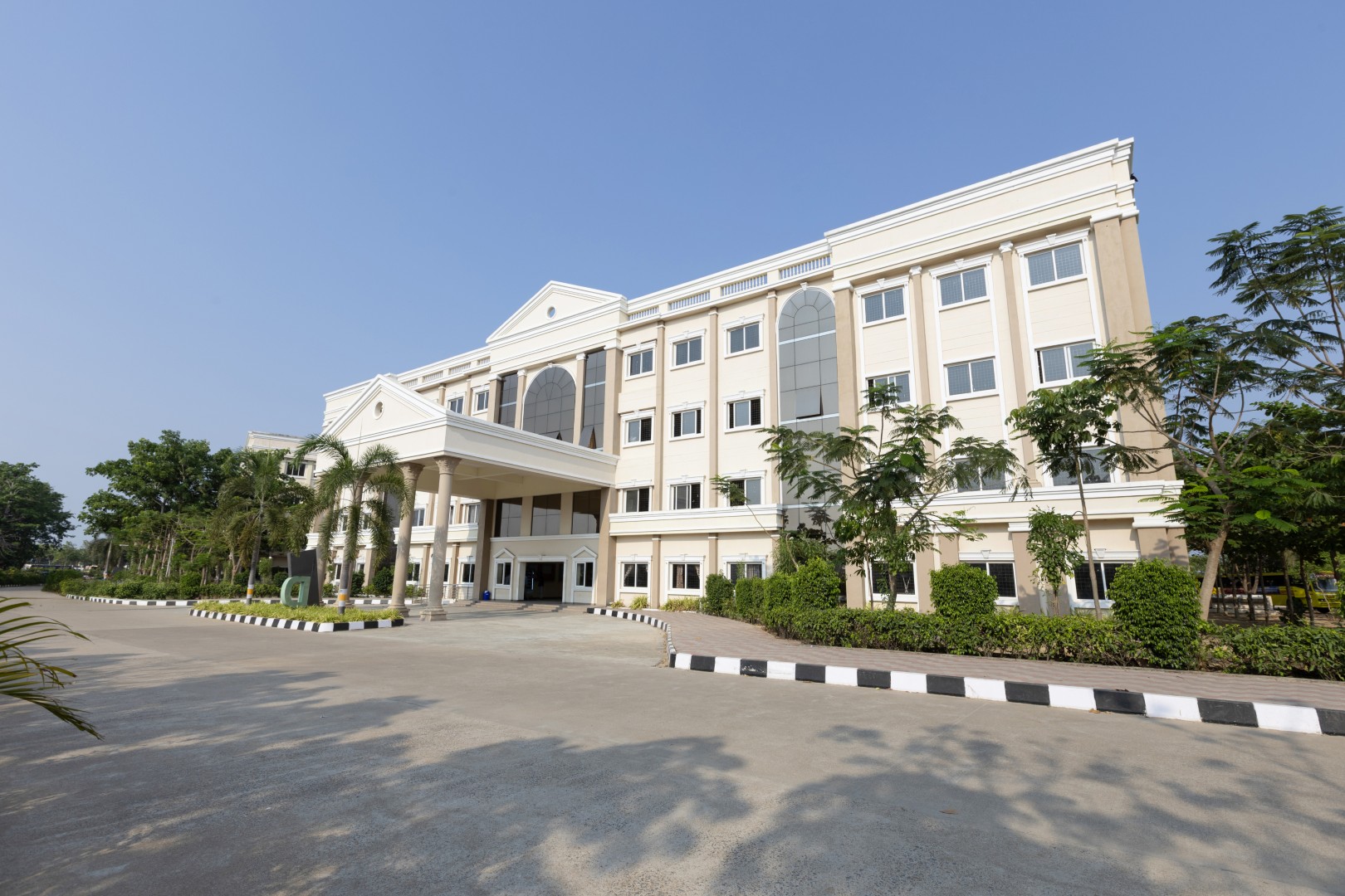 GRT Institute of Engineering and Technology campus gallery image 1