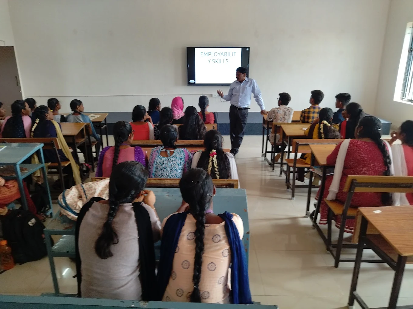 Annapoorana Engineering College placement image 2